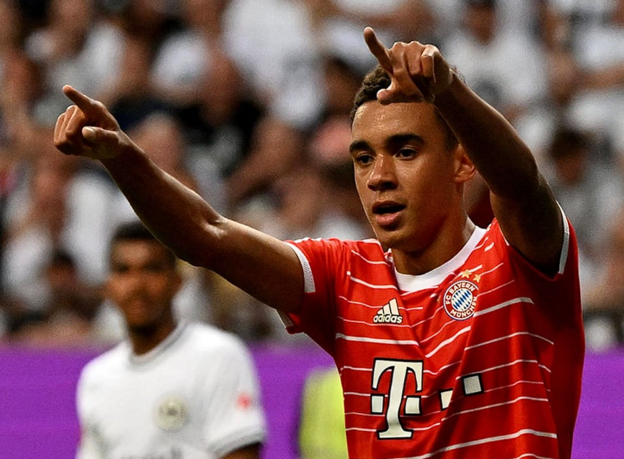 穆西亚拉伤愈回归：社媒晒照宣告安联球场再启征程